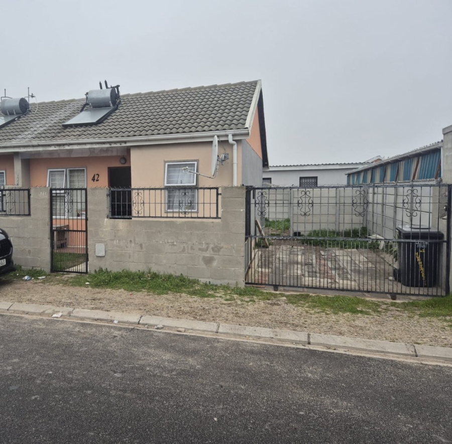 2 Bedroom Property for Sale in Pelican Park Western Cape